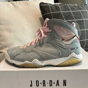 Nike Air Jordan special edition bunny 11.5